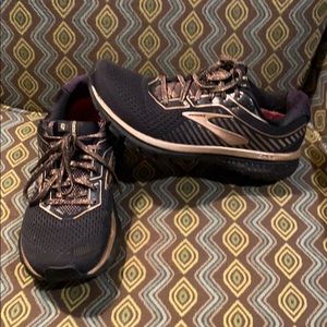 Brooks Ghost 12 black and gold running shoes 8